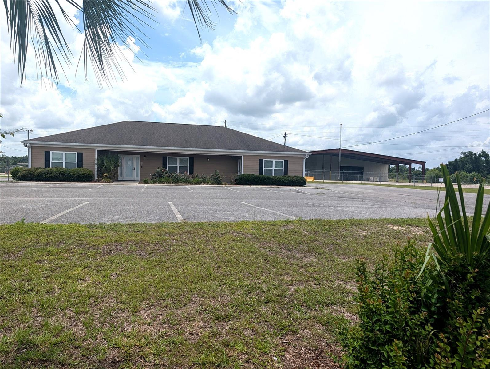 40 Acres Industrial Space with 175,000 sq ft of warehouse space For Sale in Taylor County, FL $7,000,000 40 Acres Industrial Space with 175,000 sq ft of warehouse space For Sale in Taylor County, FL $7,000,000